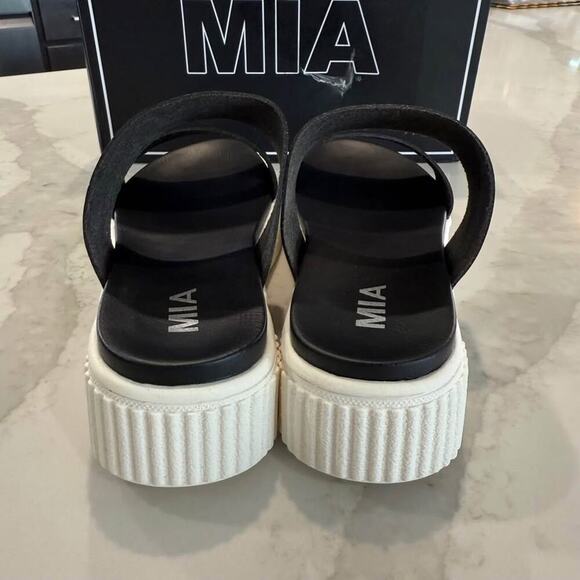 Mia Lexi Round Toe Platform Slide Chic Sandals Women's Size 9M Black Cushioned - Picture 3 of 10